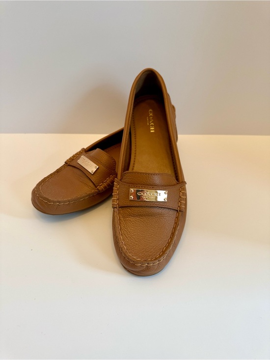 Coach Shoes - Coach Tan Leather Women’s Fredrica Loafers with Gold Hardware Size 7 Saddle Tan